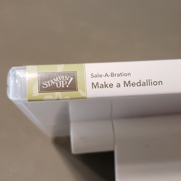 Stampin' Up! 'MAKE A MEDALLION' Photopolymer Stamp Set (Used) - Picture 3 of 4